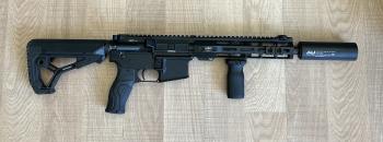 ADC M5, .300 AAC., samonabíjecí puška + Tlumič ASE Utra SL6i 300 AAC