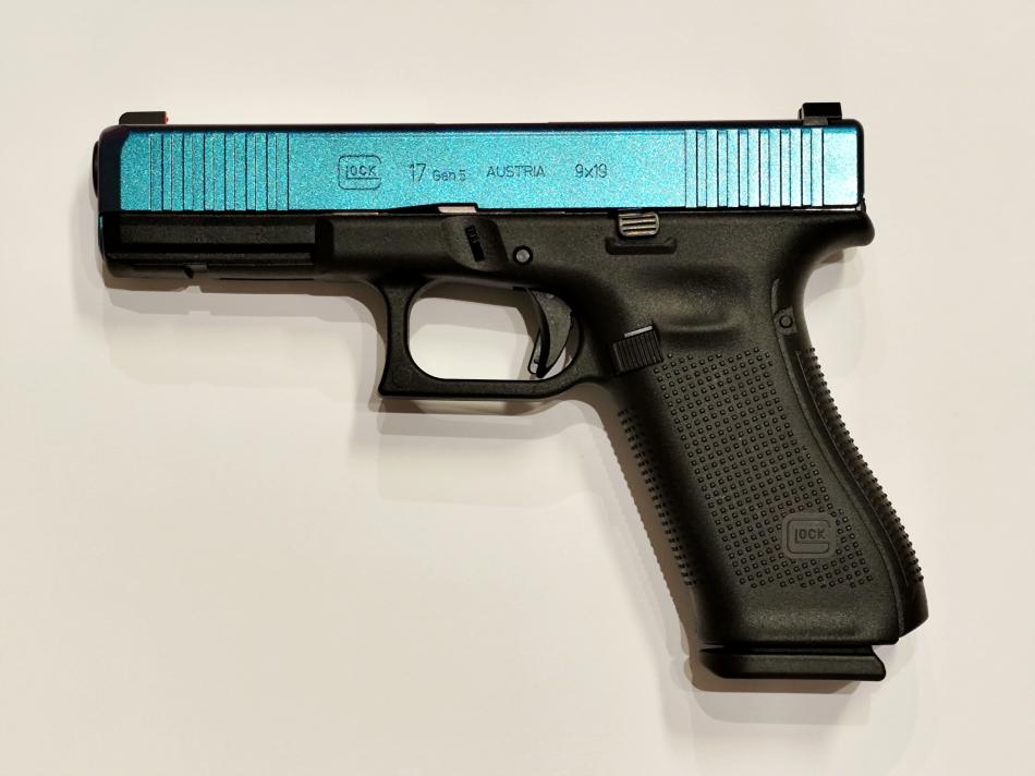 Glock 17 Gen5/ FS, ráže 9 mm Luger CERAKOTE závěr CHAMELEON + mířidla Night Fision